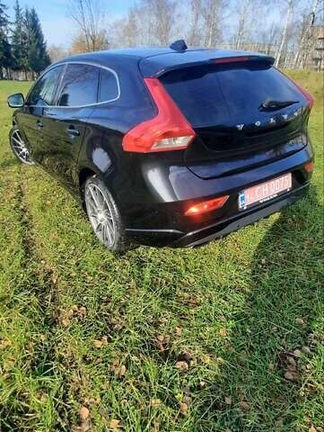 Чорний Вольво V40, об'ємом двигуна 1.56 л та пробігом 233 тис. км за 9000 $, фото 4 на Automoto.ua