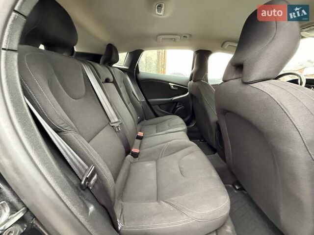 Чорний Вольво V40, об'ємом двигуна 1.56 л та пробігом 207 тис. км за 10599 $, фото 19 на Automoto.ua