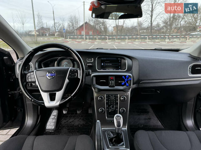 Черный Вольво В40, объемом двигателя 1.56 л и пробегом 214 тыс. км за 9800 $, фото 55 на Automoto.ua