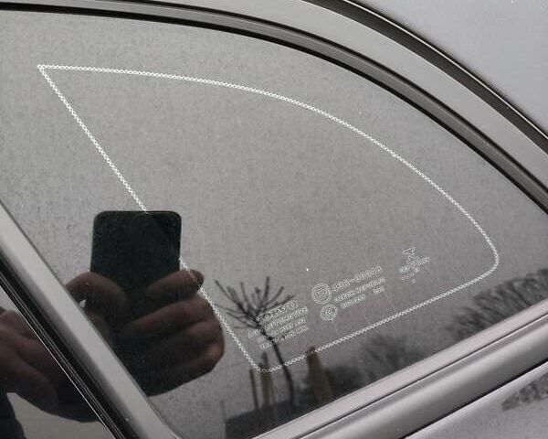 Черный Вольво В40, объемом двигателя 1.98 л и пробегом 215 тыс. км за 11000 $, фото 28 на Automoto.ua