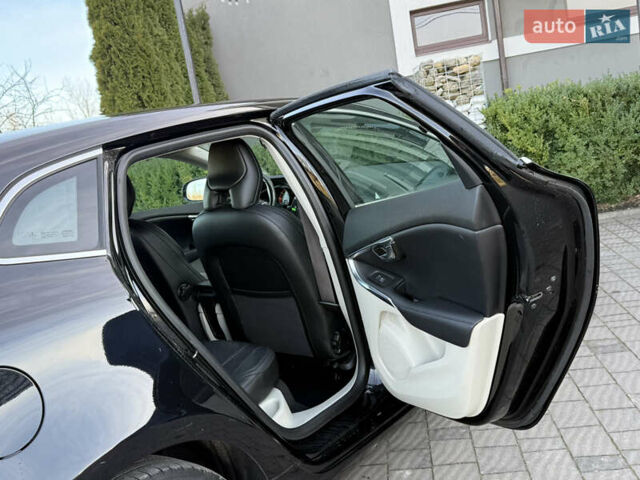 Чорний Вольво V40, об'ємом двигуна 1.6 л та пробігом 212 тис. км за 10999 $, фото 43 на Automoto.ua