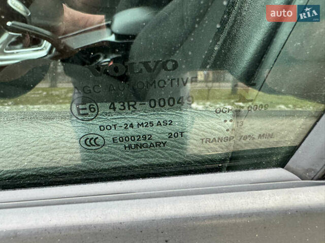 Черный Вольво В40, объемом двигателя 1.56 л и пробегом 214 тыс. км за 9800 $, фото 39 на Automoto.ua