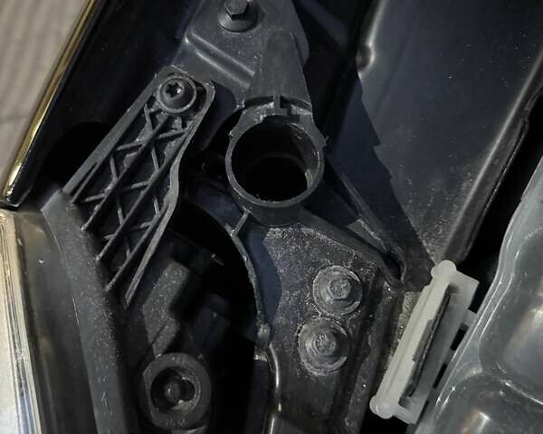 Черный Вольво В40, объемом двигателя 1.56 л и пробегом 223 тыс. км за 11999 $, фото 98 на Automoto.ua