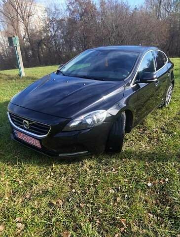 Чорний Вольво V40, об'ємом двигуна 1.56 л та пробігом 233 тис. км за 9000 $, фото 2 на Automoto.ua