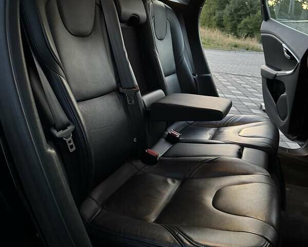 Черный Вольво В40, объемом двигателя 1.6 л и пробегом 218 тыс. км за 11999 $, фото 76 на Automoto.ua