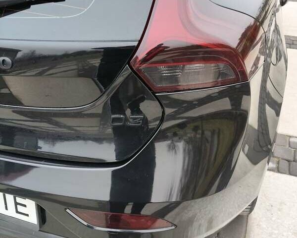 Черный Вольво В40, объемом двигателя 1.98 л и пробегом 215 тыс. км за 11000 $, фото 24 на Automoto.ua