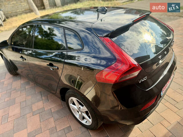 Чорний Вольво V40, об'ємом двигуна 1.6 л та пробігом 230 тис. км за 10999 $, фото 6 на Automoto.ua