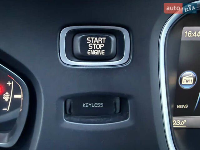 Черный Вольво В40, объемом двигателя 1.6 л и пробегом 212 тыс. км за 11600 $, фото 51 на Automoto.ua