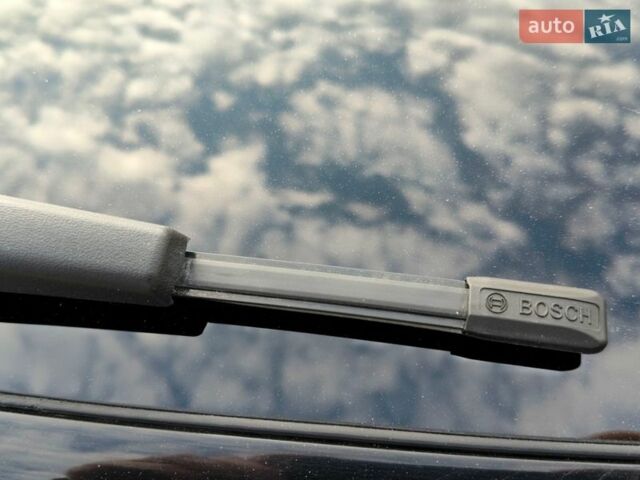 Черный Вольво В40, объемом двигателя 1.98 л и пробегом 219 тыс. км за 10800 $, фото 27 на Automoto.ua