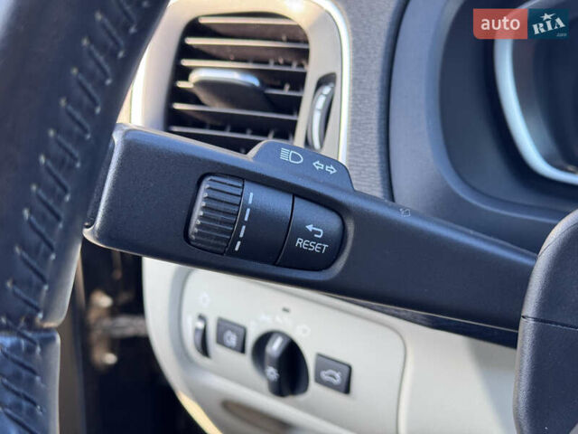 Черный Вольво В40, объемом двигателя 1.6 л и пробегом 212 тыс. км за 10599 $, фото 41 на Automoto.ua