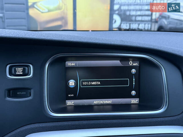 Черный Вольво В40, объемом двигателя 1.6 л и пробегом 212 тыс. км за 11600 $, фото 50 на Automoto.ua