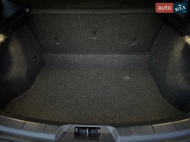Черный Вольво В40, объемом двигателя 1.6 л и пробегом 218 тыс. км за 11999 $, фото 98 на Automoto.ua