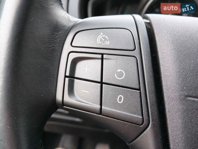 Черный Вольво В40, объемом двигателя 1.98 л и пробегом 219 тыс. км за 10800 $, фото 65 на Automoto.ua