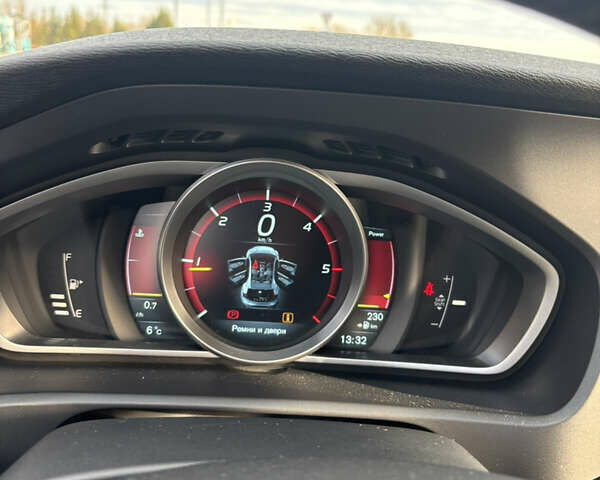 Чорний Вольво V40, об'ємом двигуна 1.6 л та пробігом 224 тис. км за 12000 $, фото 7 на Automoto.ua