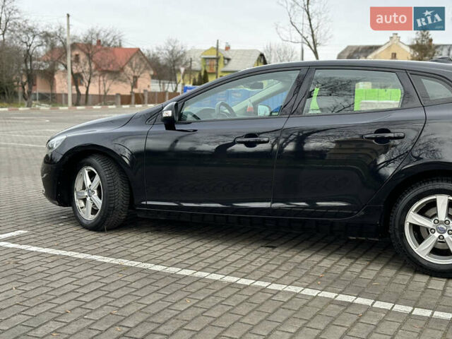 Черный Вольво В40, объемом двигателя 1.56 л и пробегом 214 тыс. км за 9800 $, фото 26 на Automoto.ua