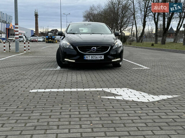 Черный Вольво В40, объемом двигателя 1.56 л и пробегом 214 тыс. км за 9800 $, фото 13 на Automoto.ua