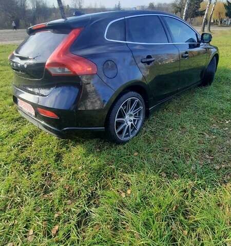 Чорний Вольво V40, об'ємом двигуна 1.56 л та пробігом 233 тис. км за 9000 $, фото 5 на Automoto.ua