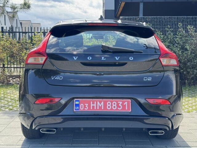 Чорний Вольво V40, об'ємом двигуна 1.6 л та пробігом 243 тис. км за 10700 $, фото 4 на Automoto.ua