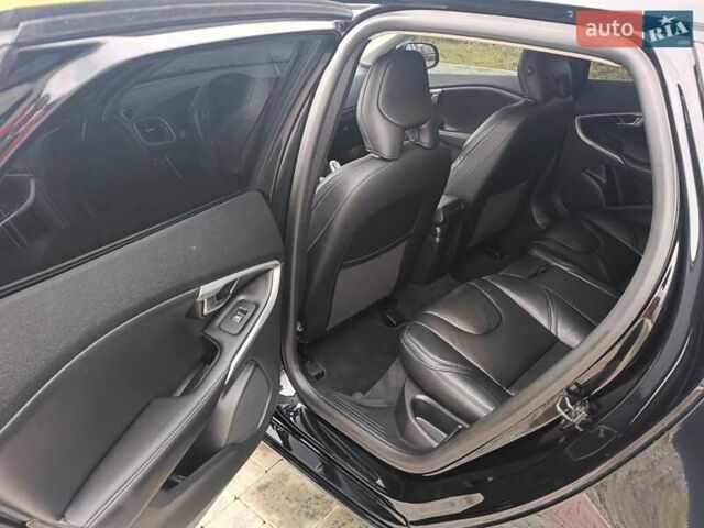 Черный Вольво В40, объемом двигателя 1.98 л и пробегом 208 тыс. км за 11000 $, фото 7 на Automoto.ua
