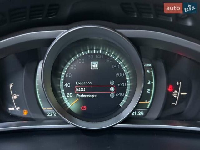 Черный Вольво В40, объемом двигателя 1.56 л и пробегом 218 тыс. км за 11499 $, фото 40 на Automoto.ua