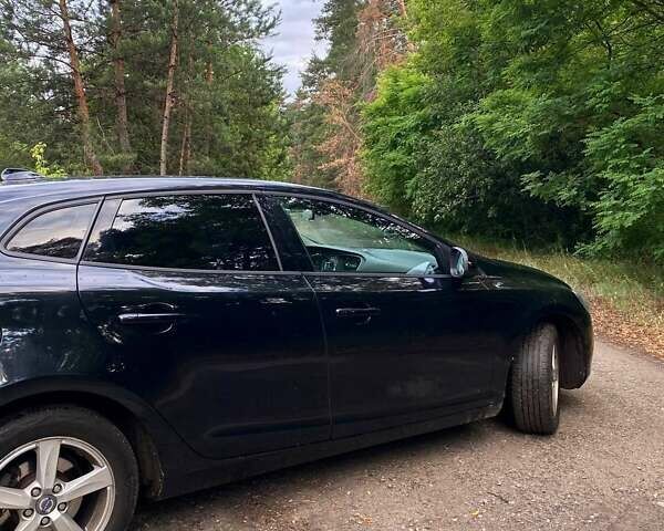 Черный Вольво В40, объемом двигателя 1.56 л и пробегом 274 тыс. км за 10200 $, фото 12 на Automoto.ua