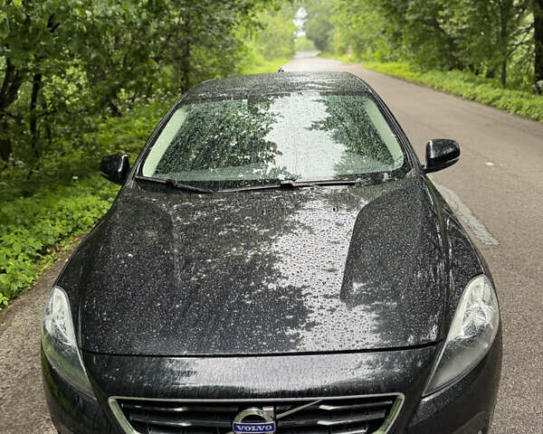 Черный Вольво В40, объемом двигателя 1.56 л и пробегом 174 тыс. км за 11100 $, фото 28 на Automoto.ua