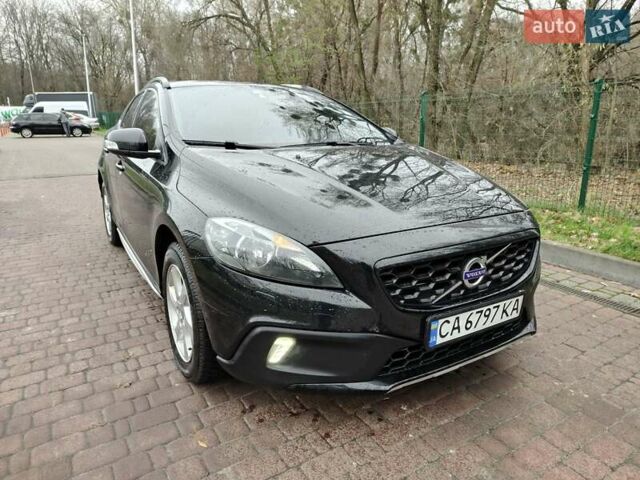 Черный Вольво В40, объемом двигателя 1.56 л и пробегом 175 тыс. км за 14000 $, фото 4 на Automoto.ua