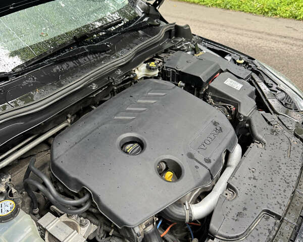 Черный Вольво В40, объемом двигателя 1.56 л и пробегом 174 тыс. км за 11100 $, фото 12 на Automoto.ua
