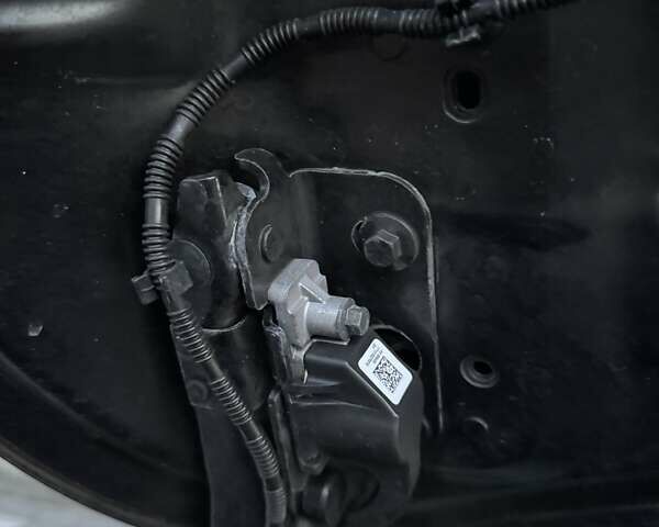 Черный Вольво В40, объемом двигателя 1.56 л и пробегом 218 тыс. км за 11499 $, фото 98 на Automoto.ua