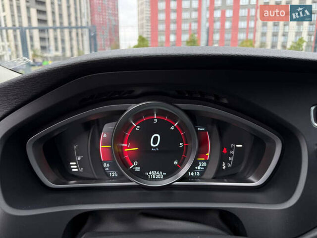 Черный Вольво В40, объемом двигателя 1.6 л и пробегом 115 тыс. км за 11800 $, фото 15 на Automoto.ua