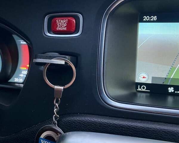 Черный Вольво В40, объемом двигателя 1.56 л и пробегом 274 тыс. км за 10200 $, фото 28 на Automoto.ua