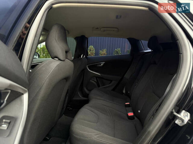 Черный Вольво В40, объемом двигателя 1.6 л и пробегом 115 тыс. км за 11800 $, фото 26 на Automoto.ua