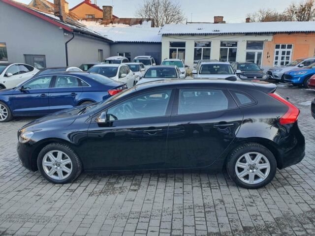 Чорний Вольво V40, об'ємом двигуна 2 л та пробігом 41 тис. км за 16900 $, фото 2 на Automoto.ua