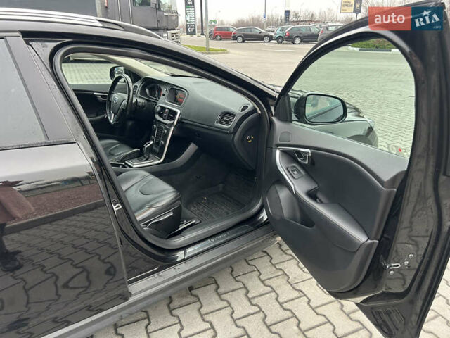 Черный Вольво В40, объемом двигателя 2 л и пробегом 265 тыс. км за 13200 $, фото 21 на Automoto.ua