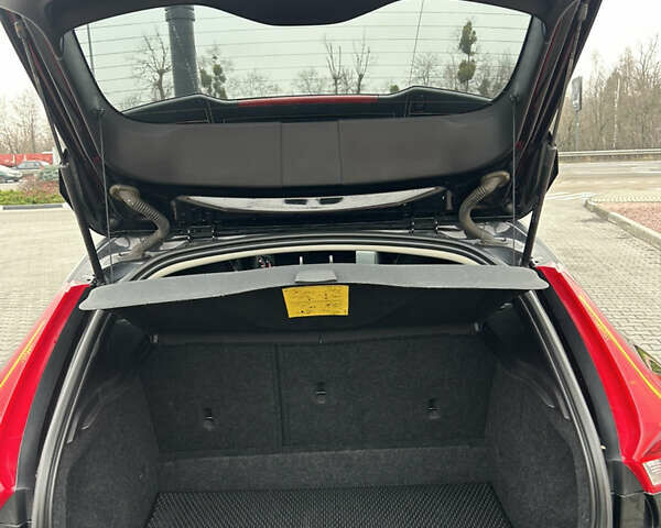 Черный Вольво В40, объемом двигателя 2 л и пробегом 265 тыс. км за 13200 $, фото 14 на Automoto.ua