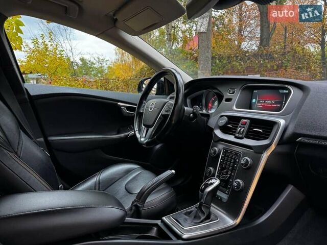 Вольво В40 2015 в Киеве на Automoto.ua Черный Вольво В40, объемом двигателя 2 л и пробегом 265 тыс. км за 15490 $, фото 29 на Automoto.ua