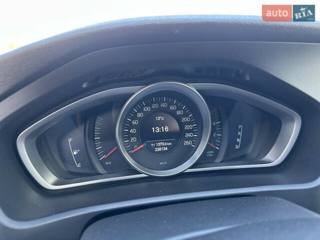 Чорний Вольво V40, об'ємом двигуна 1.97 л та пробігом 228 тис. км за 11500 $, фото 8 на Automoto.ua