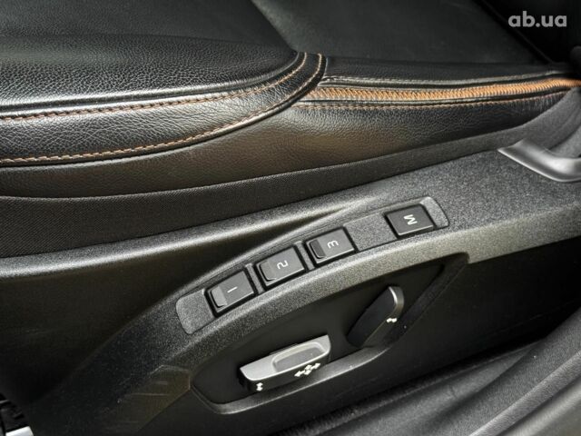 Вольво V40 2015 у Києві на Automoto.ua Чорний Вольво V40, об'ємом двигуна 2 л та пробігом 265 тис. км за 15490 $, фото 15 на Automoto.ua