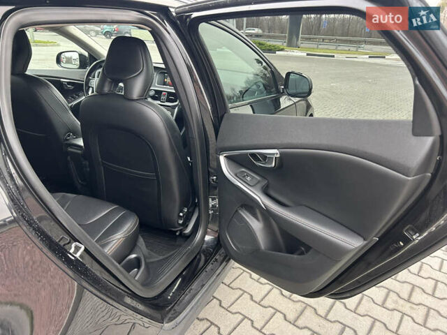 Черный Вольво В40, объемом двигателя 2 л и пробегом 265 тыс. км за 13200 $, фото 20 на Automoto.ua