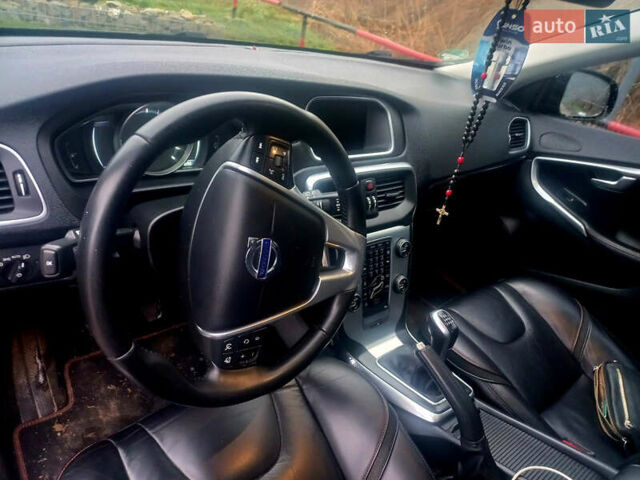 Черный Вольво В40, объемом двигателя 2 л и пробегом 231 тыс. км за 11700 $, фото 10 на Automoto.ua
