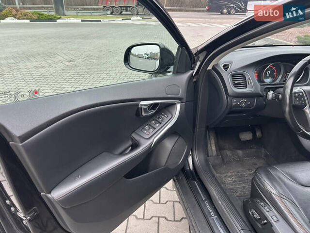 Черный Вольво В40, объемом двигателя 2 л и пробегом 265 тыс. км за 13200 $, фото 18 на Automoto.ua