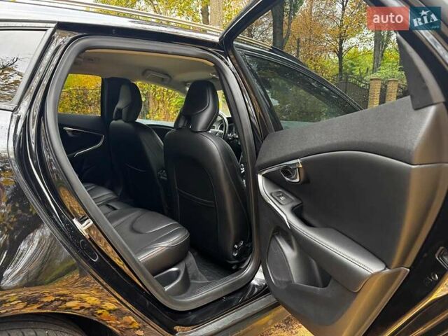Вольво В40 2015 в Киеве на Automoto.ua Черный Вольво В40, объемом двигателя 2 л и пробегом 265 тыс. км за 15490 $, фото 31 на Automoto.ua