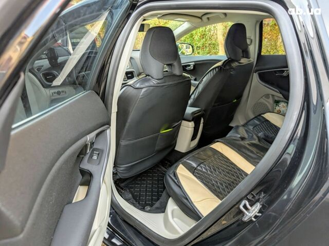 Чорний Вольво V40, об'ємом двигуна 1.6 л та пробігом 180 тис. км за 11411 $, фото 3 на Automoto.ua