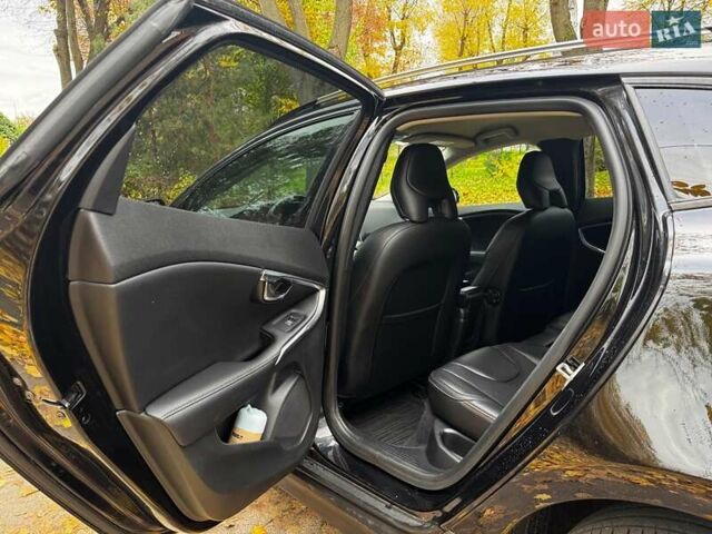 Вольво В40 2015 в Киеве на Automoto.ua Черный Вольво В40, объемом двигателя 2 л и пробегом 265 тыс. км за 15490 $, фото 25 на Automoto.ua