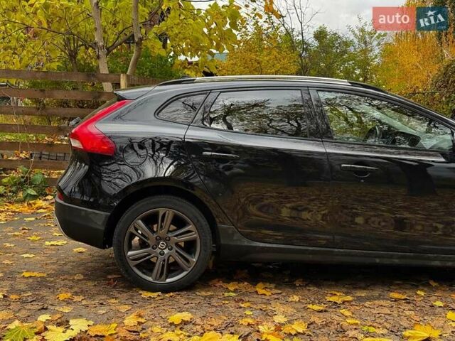 Вольво В40 2015 в Киеве на Automoto.ua Черный Вольво В40, объемом двигателя 2 л и пробегом 265 тыс. км за 15490 $, фото 4 на Automoto.ua