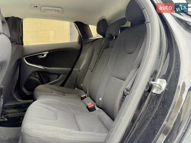 Чорний Вольво V40, об'ємом двигуна 1.98 л та пробігом 228 тис. км за 11700 $, фото 10 на Automoto.ua
