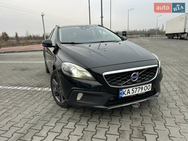 Черный Вольво В40, объемом двигателя 2 л и пробегом 265 тыс. км за 13200 $, фото 3 на Automoto.ua