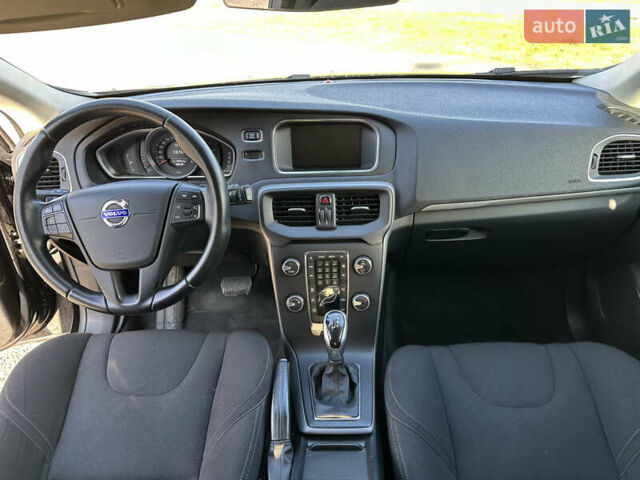 Чорний Вольво V40, об'ємом двигуна 1.97 л та пробігом 228 тис. км за 11500 $, фото 9 на Automoto.ua