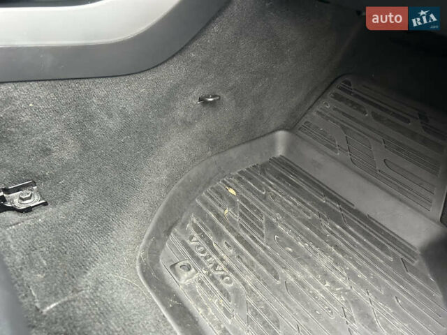 Черный Вольво В40, объемом двигателя 2 л и пробегом 265 тыс. км за 13200 $, фото 22 на Automoto.ua