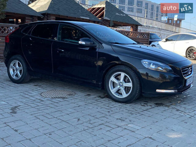 Чорний Вольво V40, об'ємом двигуна 1.97 л та пробігом 218 тис. км за 11700 $, фото 3 на Automoto.ua